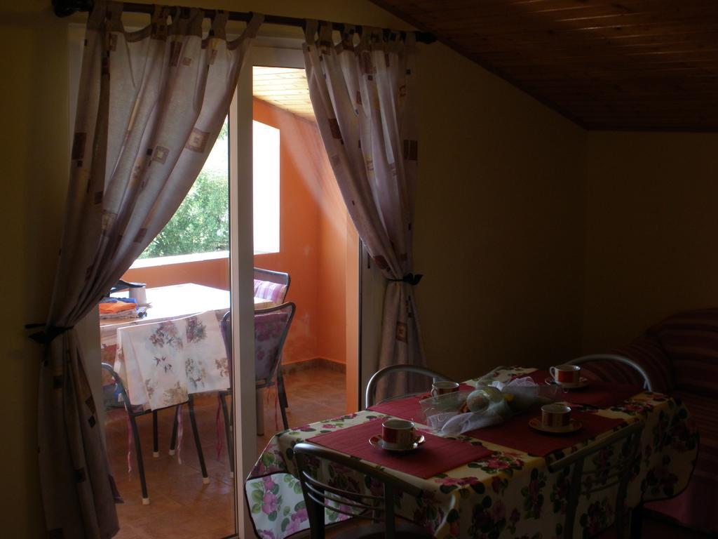 Corry 1 Ravni Quarto foto